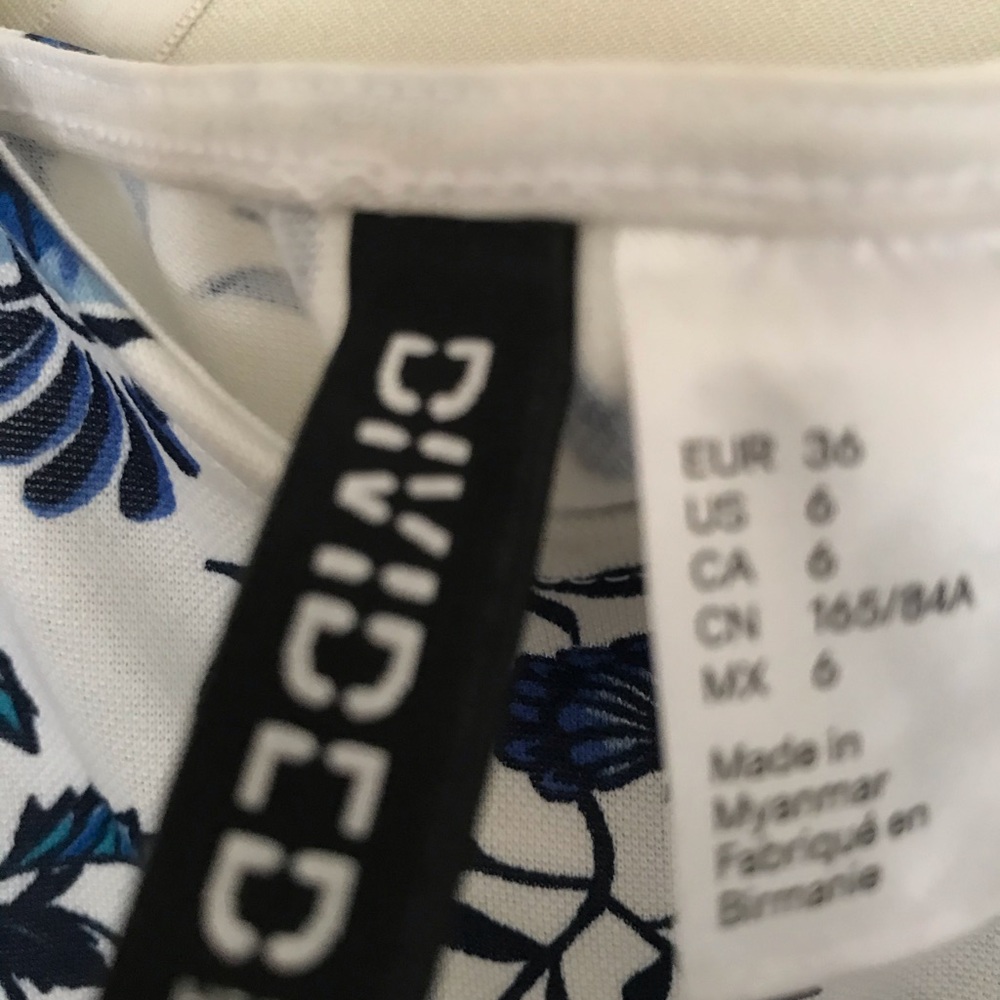 Women’s Skate Style H&M Divided Dress Sz 6 - Picture 3 of 3